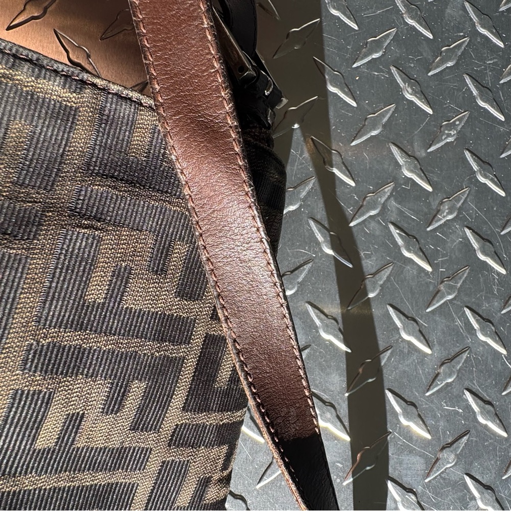 Fendi Vintage Zucca Baguette Shoulder Bag in Brown - Picture 9 of 16